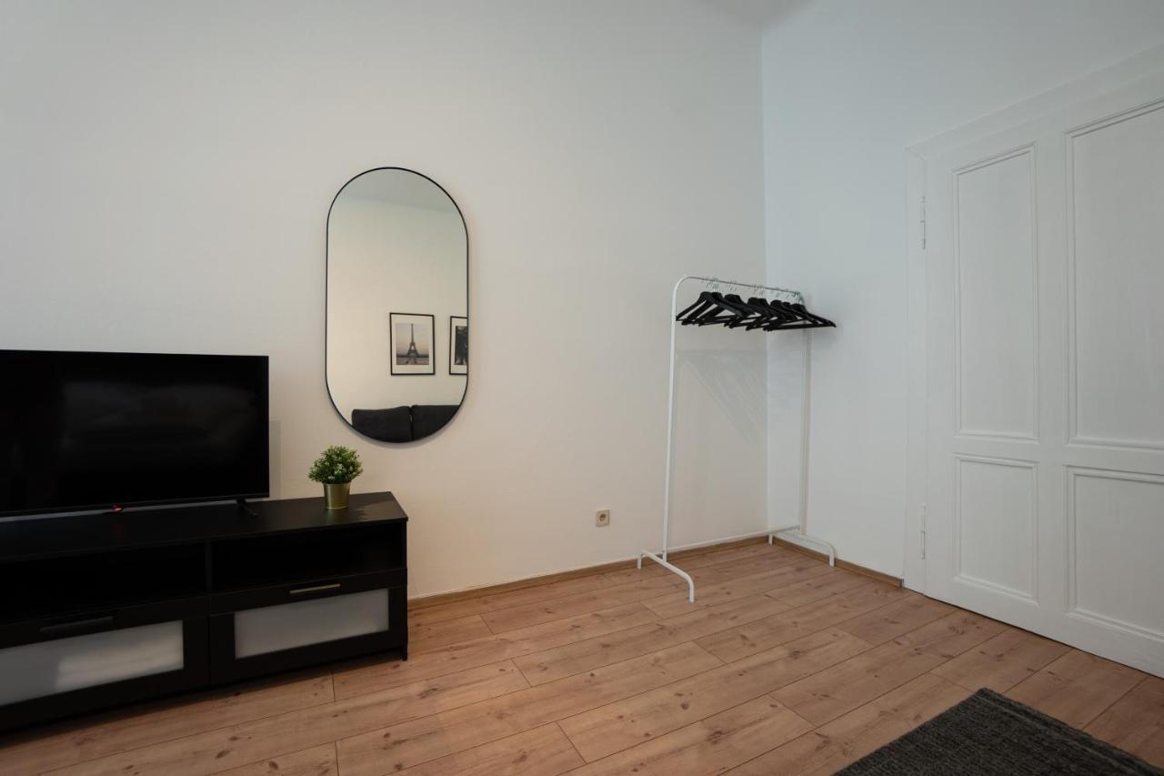 Lovely 1-Bedroom Apartment Next To Praterstern 비엔나 외부 사진